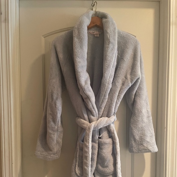 Bath Robe - Picture 2 of 3